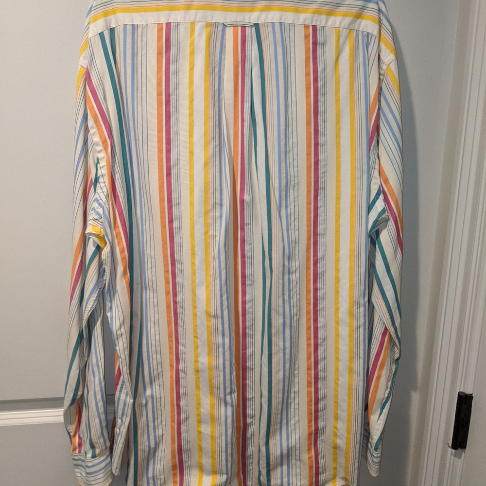 Fun causal button down - Picture 3 of 3